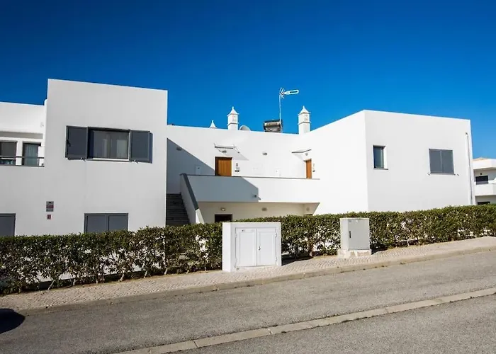 Lake Apartment - Pool And Sea View & Tennis Court & Bbq