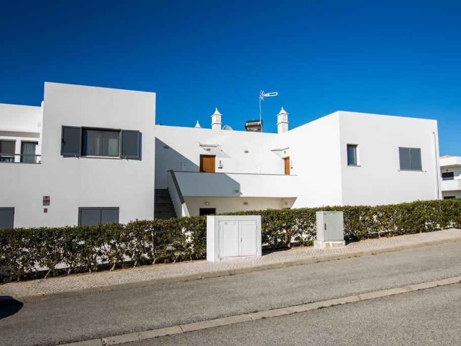 Apartment - Pool And Sea View & Tennis Court & Bbq