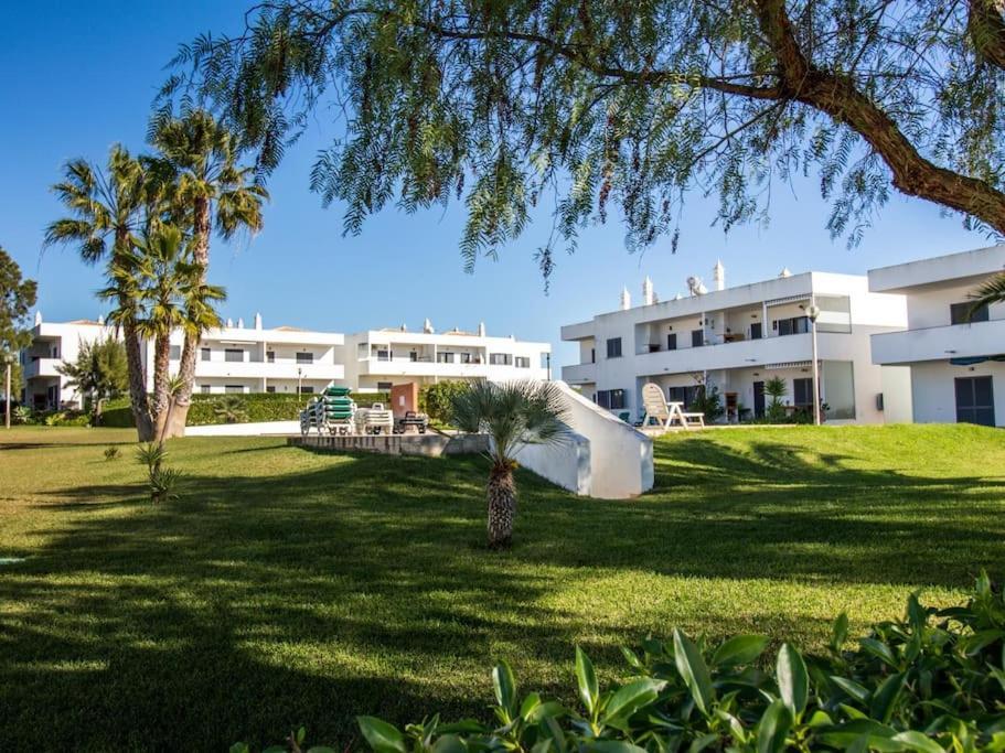 - Pool And Sea View & Tennis Court & Bbq *